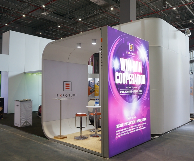 4 * 5彩色展臺設(shè)計，便攜式貿(mào)易展展示架鋁博覽